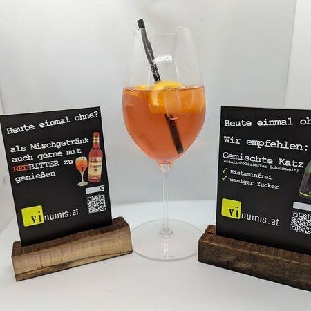 Glas mit alkoholfreiem Getränk